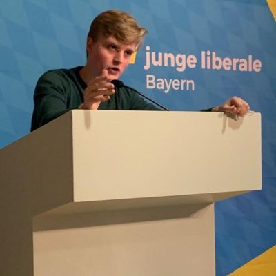 PhilippOelsch's profile picture. Studiert Politikwissenschaft. Vorsitzender der JuLis Mittelfranken. Geschäftführer der FDP Nürnberg.