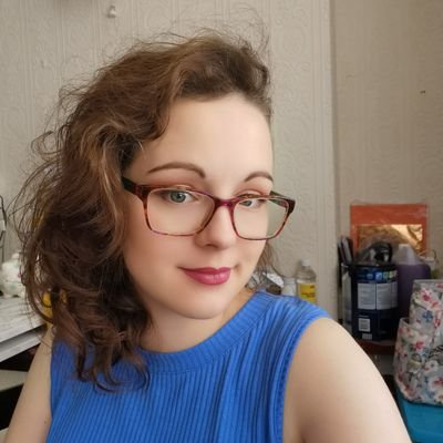 MissEMidget's profile picture. Senior Project Management Associate at Deloitte. Mother of 3 with a  PGCE PCET and 1st Class Honours Business and HR.