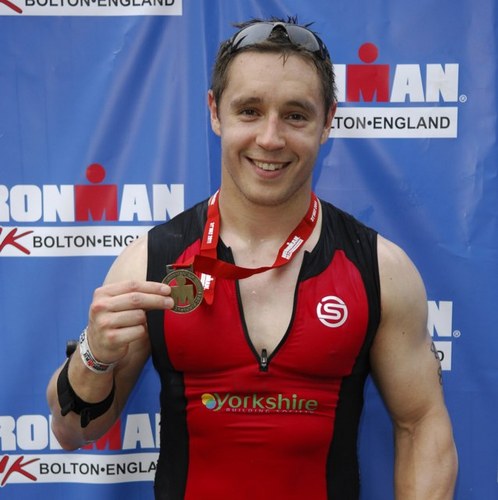 Boblington4's profile picture. Im quite simple really- smile when im happy, frown when im sad!