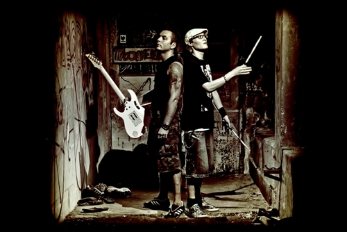 Alternative Rock Band / WE PLAY WHAT WE FEEL...