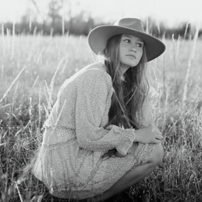 mmarissaT's profile picture. • PSALM 23:4 •