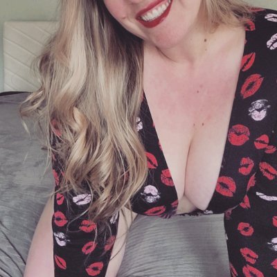Dental hygienist, naughty milf and insatiable hotwife... come check out my Onlyfans and see for yourself! https://t.co/YWZByCwHhB