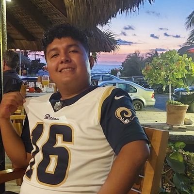 Guzdom19's profile picture. 