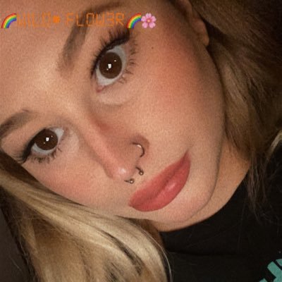 Mom of 2. 1 boy and 1 girl. currently still pregnant with a week left. 21 years young. Single, but interested in a very beautiful girl. ima Virgo!