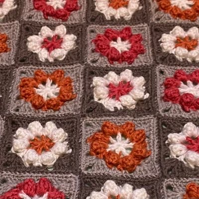 Iso52676054's profile picture. 少しの編み物と 高齢化の進む団地をもっと安らぐ場所にしたい！ 今は見守りサポーターと共に、高齢者を主にした地域サロンの代表してます