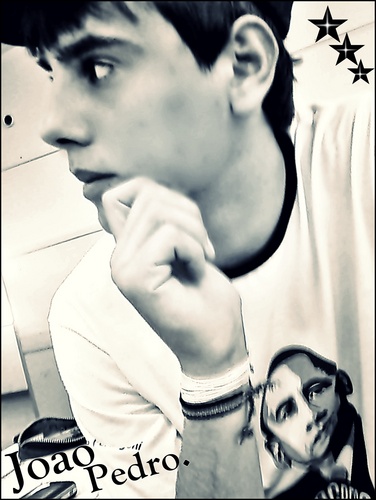 eu prefiro é o sol, jogar futebol e viver a mil . ♫