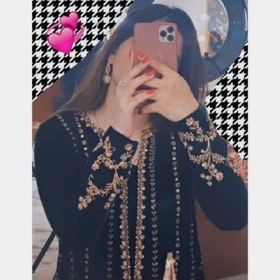 Nope_Not__Today's profile picture. ‏‏‏‏‏‏‏‏‏پہلے بکھیرے رنگ میرے بے رنگ لباس پر♥️                        پھر چھین کر وہ رنگ مجھے بدرنگ کر گیا💔