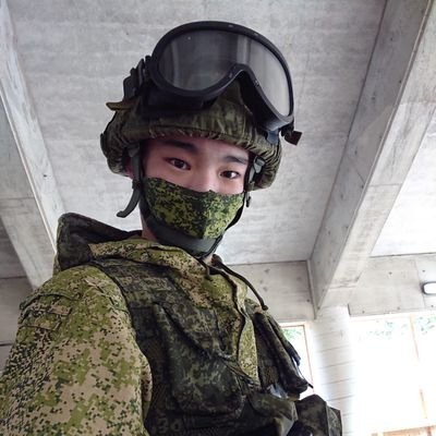 ratnik2man's profile picture. 趣味垢です。
ミリタリー関係、ゲーム等雑多なツイートが多めですがよろしくお願い致します。