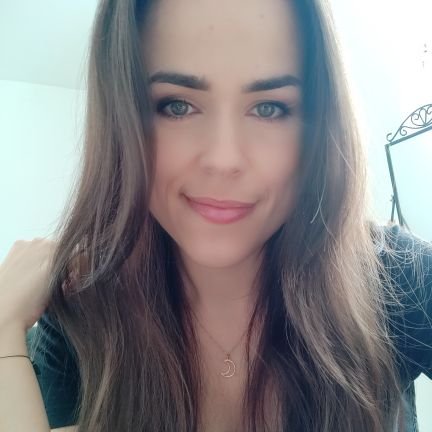 Kosmetolog/Cosmetologist
Beautyblogger
https://t.co/eLzZ61mUPW