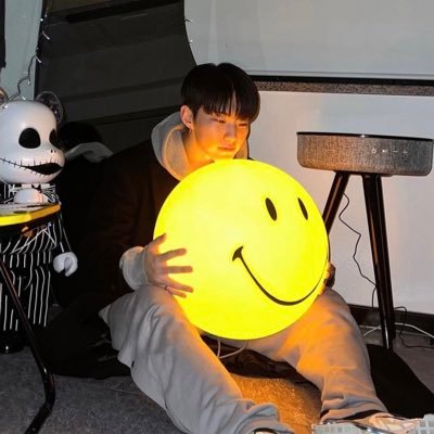 hoshimincity's profile picture. dreams, words, we will forget it all