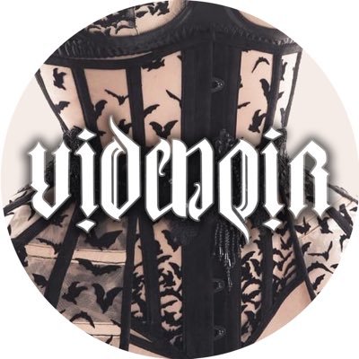 Vampire couture https://t.co/DUCxFyd6TC
