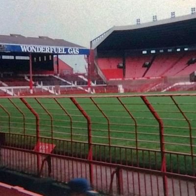 DavidLugg's profile picture. Stretford End, Wonderfuel Gas #MUFC The Smashing Pumpkins, The Cure, don't need anything else!!