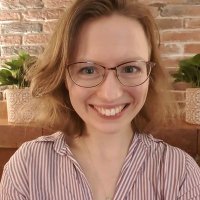 Emily Miedzybrodzka (@emilymiedz) Twitter profile photo