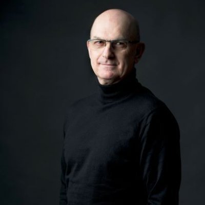 Barcelona-based economist, Welshman, hi-tech sales manager, #NewportCounty fan, and wannabe sportsman (like so many...)