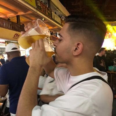 Tenho uns corre pra fazer, muita história pra contar
Uma vida pra viver pouca coisa pra liga