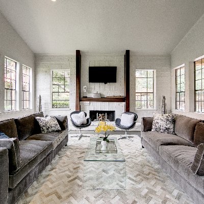 One & two bedroom apartments. Pet friendly, fireplaces, vaulted ceilings, washer/dryer hookups, & walk-in closets.

Call or text us at (972) 645-2691