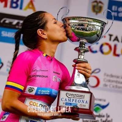 soy ciclista de corazón, soy mujer y no me rindo. 🚴🏻‍♀️ Instagram@jesseniameneses
