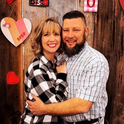 I love the Lord. I have a wonderful husband and 3 beautiful daughters. Check out my insta @getyahairdid