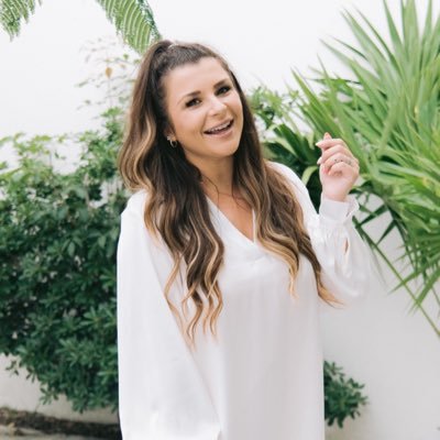 Professional Photographer & Mentor // Content Creator // World Traveller ⬇️ Let’s work together!