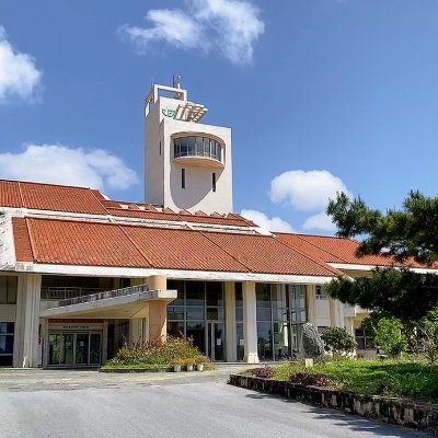 宮古島市整備によるコワーキングスペース&サテライトオフィス 。2021/4/1~民間運営🌸沖縄で多拠点コワーキング運営中の @howlive_okinawa スタッフ🏝ドロップイン/研修・セミナー貸切/会議室/土曜・祝日も開いています!