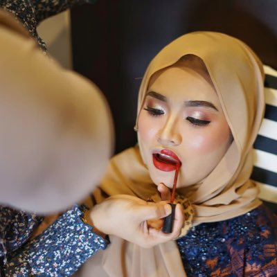 instagram @farhalyani