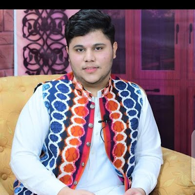 moeed_khawaja3's profile picture. Journalist 🎙️