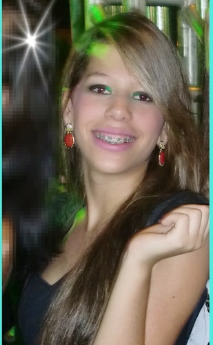 inessa prazer, 16 anos, muitos defeitos mas as qualidades superam eu axo kkk, solteira, metida '' dizem'', conhcer melhor pede msn
*-*