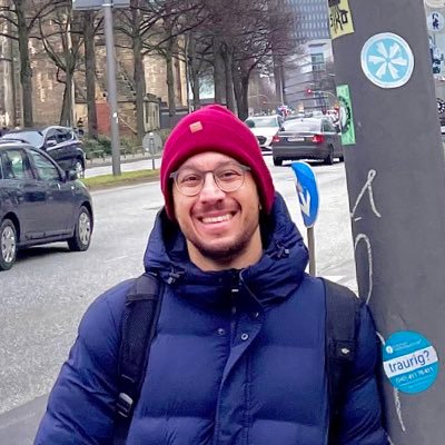 Sou apenas um rapaz latino americano e sem dinheiro no bolso, mas sem nenhum mesmo, é sério!