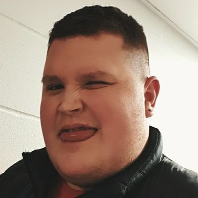 uni student! computer games animation and modelling! summary of me is games to Disney to friends to work back to Disney 🤷🏻♂️😁