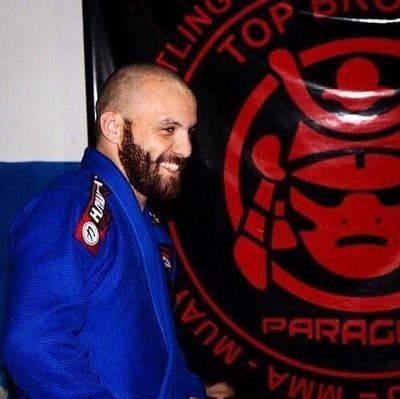 Ex Luchador profecional de MMA, Punta Negra en Muay Thai🥊, Faixa Roxa de bjj 🥋
Hincha de la mitad + 1 del Py.