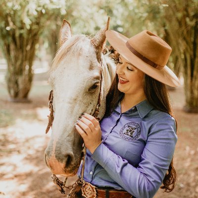 Técnica em Agropecuária 👩🏻🎓
Zootecnista 🐎🐄🌽🌾
Taurina ♉
24 anos