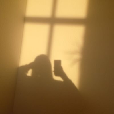 𝟐𝟎                                                                              
𝒅𝒂𝒏𝒄𝒆𝒓 / 𝒄𝒉𝒐𝒓𝒆𝒐𝒈𝒓𝒂𝒑𝒉𝒆𝒓