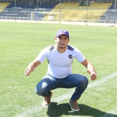 Amante del fútbol, periodismo y el tereré🇵🇾.