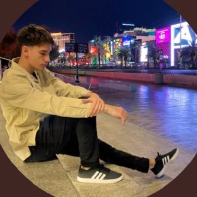 moonthinkss's profile picture. 