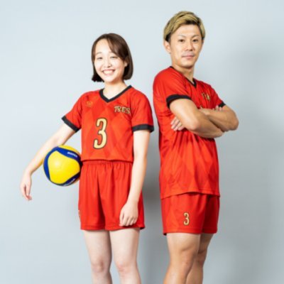 スポーツウェアブランドTRES SPORTS WEARのバレーボールアカウント。プロ選手監修のオリジナルユニフォーム、プラクティスウェアの販売。TRES TOP TEAM情報も掲載。東京ヴェルディバレーボールチーム、兵庫デルフィーノ、トヨタモビリティ東京スパークル、GSS東京サンビームズ 公式ウェアサプライヤー