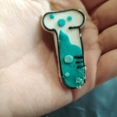 sussweetyzel's profile picture. 21 | she/her | 🖤🐘🤍💜