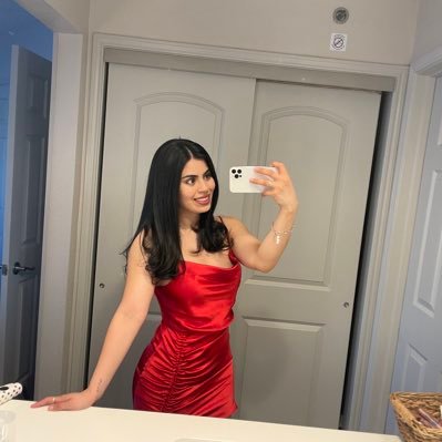 nelbaaa_'s profile picture. 