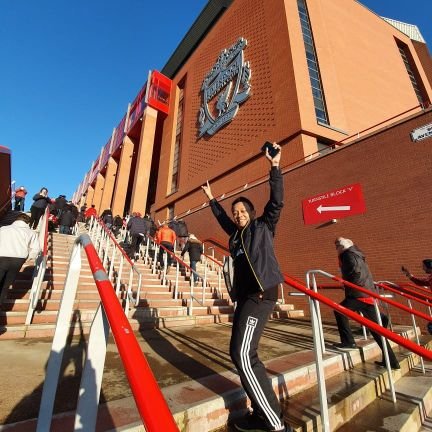 uchukfull's profile picture. Give a stranger one of your smiles. It might be the only sunshine he sees all day.