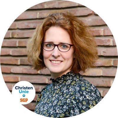 Raadslid ChristenUnie/SGP Den Haag, woonachtig in Leyenburg, getrouwd en moeder van 4, Lijsttrekker ChristenUnie/SGP bij GR2022