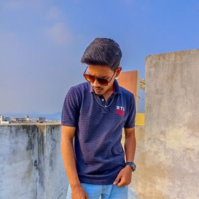 Mv4X2's profile picture. हाथी के दांत खाने के और दिखाने के और 🐘🦷