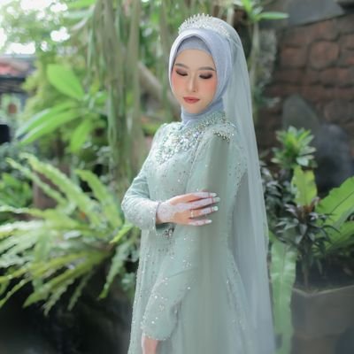 LLkha's profile picture. 
