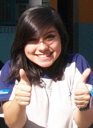 sou feia, xata, toda errada, maas me segue ? *-*