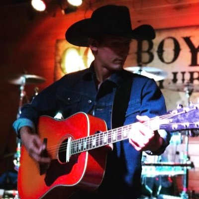 asphaltcowboy5's profile picture. Bee sting survivor.