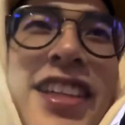 rilke0052's profile picture. 我要吃上翘大粉牛
