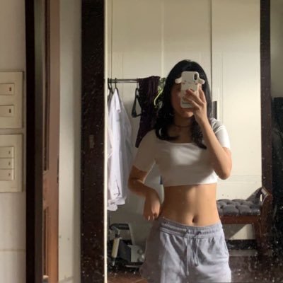 jeullienn's profile picture. 