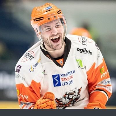 massive ice hockey fan ❄️🏒 🧡🍊Sheffield steelers🍊🧡