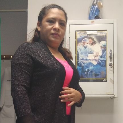 Mujer, Profesional de la Salud, Esposa y Madre