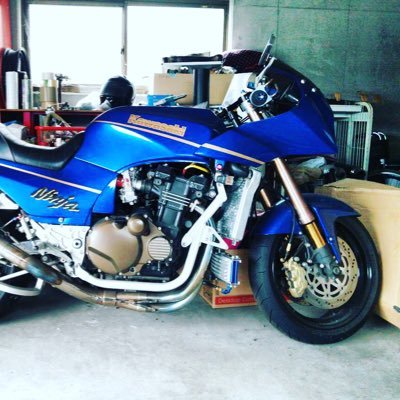 北九州おっさんVAPERzの影狼です。GPZ900Rに乗ってます！ VAPE歴4年 AERGIA MODが欲しい今日この頃!! 色んなVAPERさん達と繋がりたいです！無言フォロー失礼しますm(_ _)m