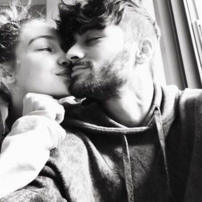 🌱; Lover of plants born under the 𝑣𝑖𝑟𝑔𝑜 𝑠𝑢𝑛, deeply in love with a 𝑟𝑜𝑠𝑒.