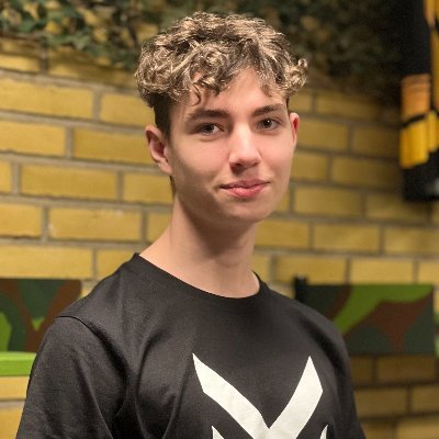 Community manager at @HeroC1ty Name: Marcus Ettrup Steffensen Age: 18 Born: 09/08/05 https://t.co/C7QIruJdoj